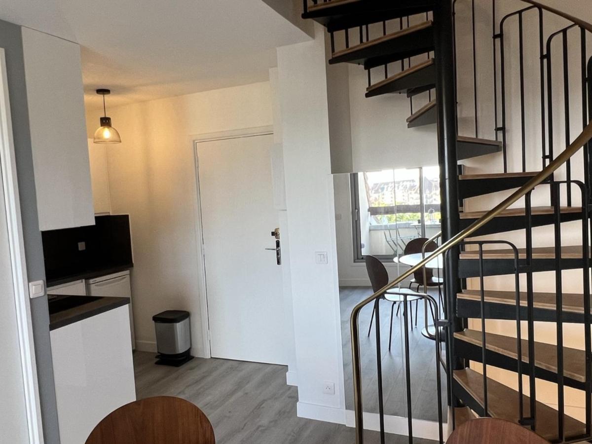 Cabourg : Duplex Renove 2 Pieces, Acces Direct Plage, Fibre, Parking, Cuisine Equipee, 4 Pers. - Fr-1-487-351 Kültér fotó