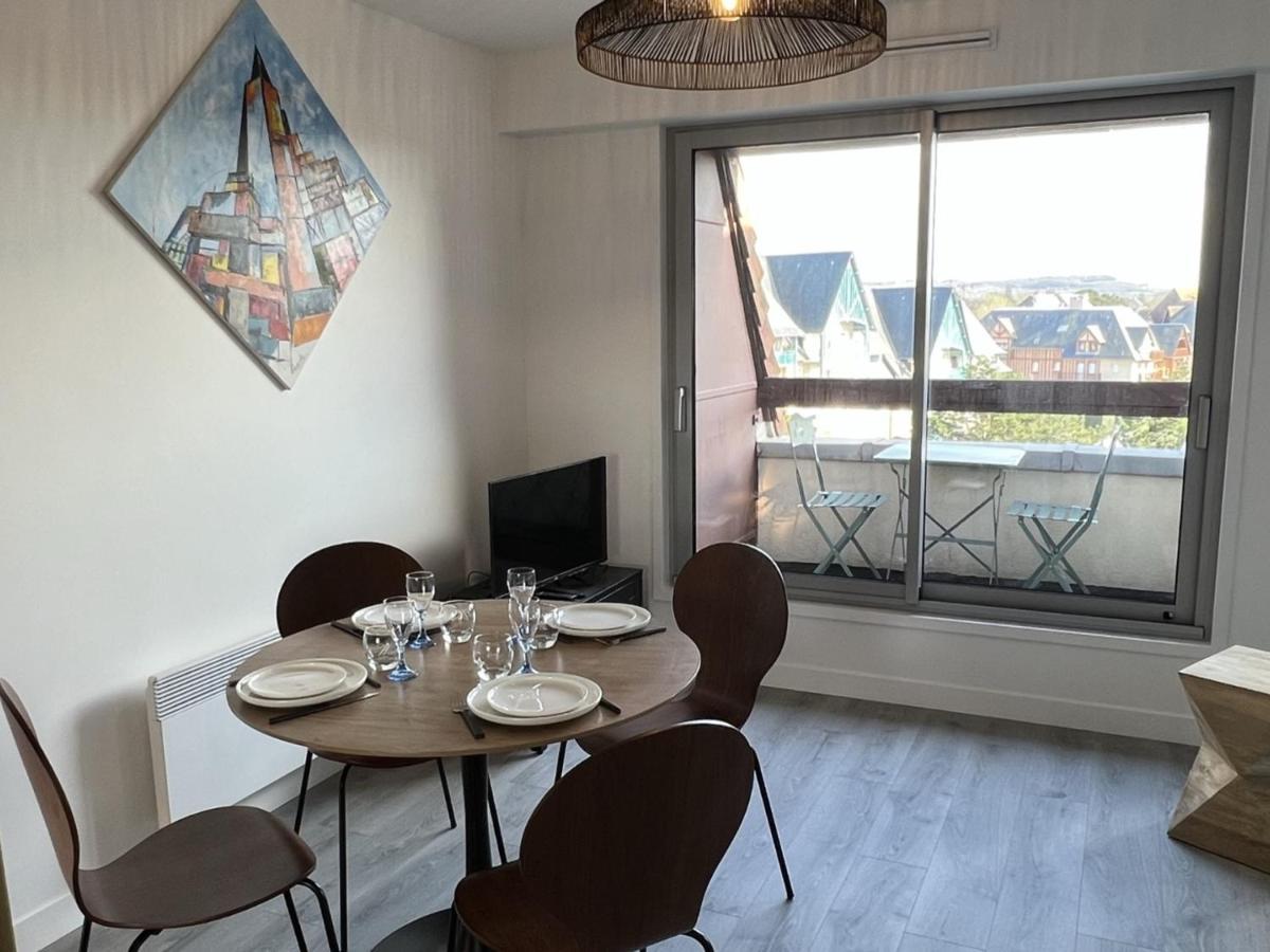 Cabourg : Duplex Renove 2 Pieces, Acces Direct Plage, Fibre, Parking, Cuisine Equipee, 4 Pers. - Fr-1-487-351 Kültér fotó